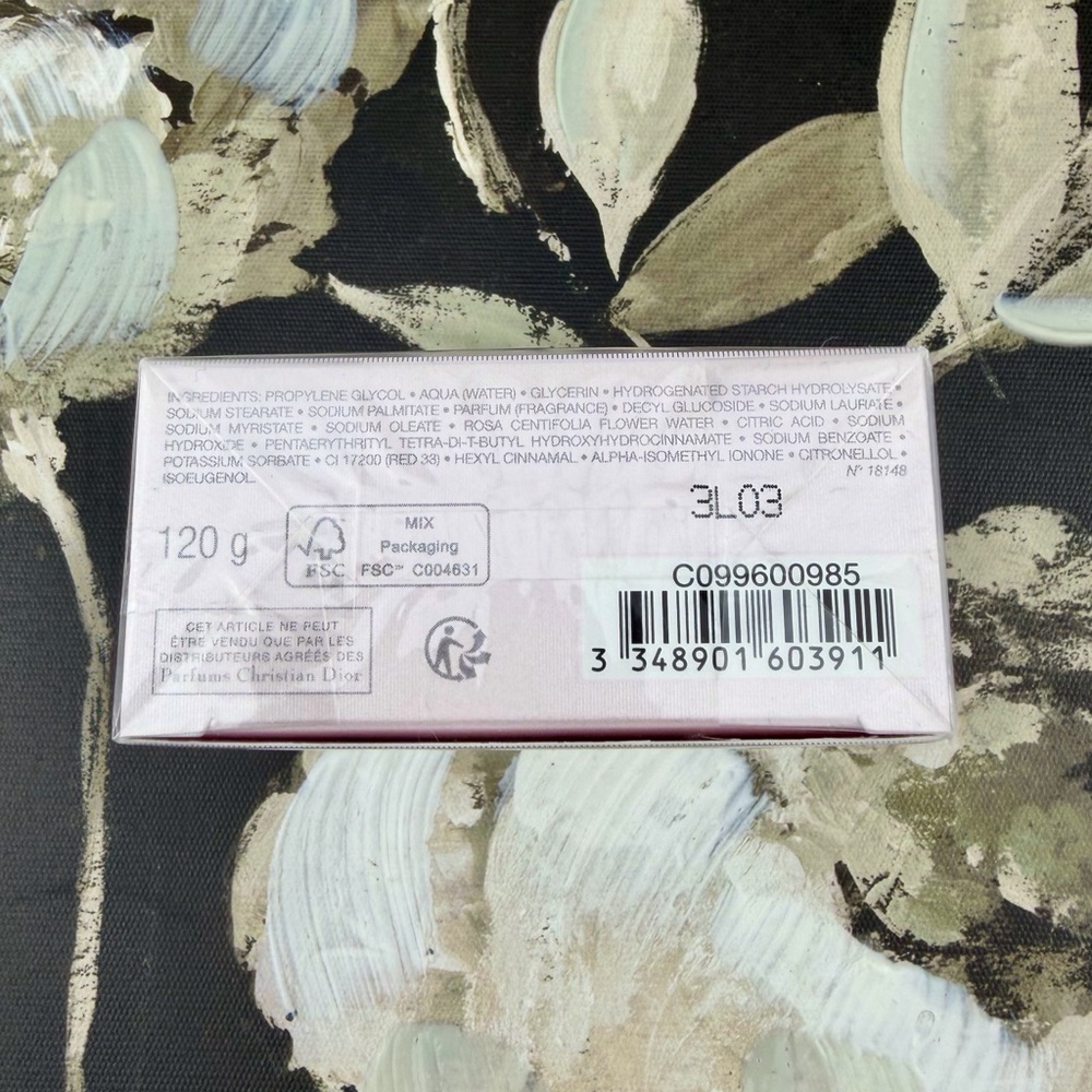 NIB Miss Dior The Rose Bar Blooming Soft & Scented Soap. - Picture 5 of 10